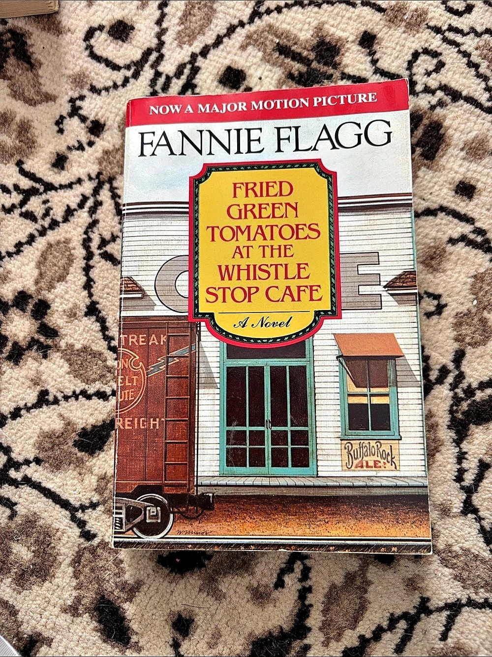 McGraw-Hill Fried Green Tomatoes at the Whistle Stop Cafe Paperback Novel